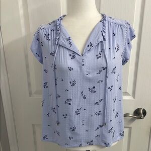 Buffalo David Bitton Light Blue Floral Blouse Flutter Sleeves Tie Front Size S